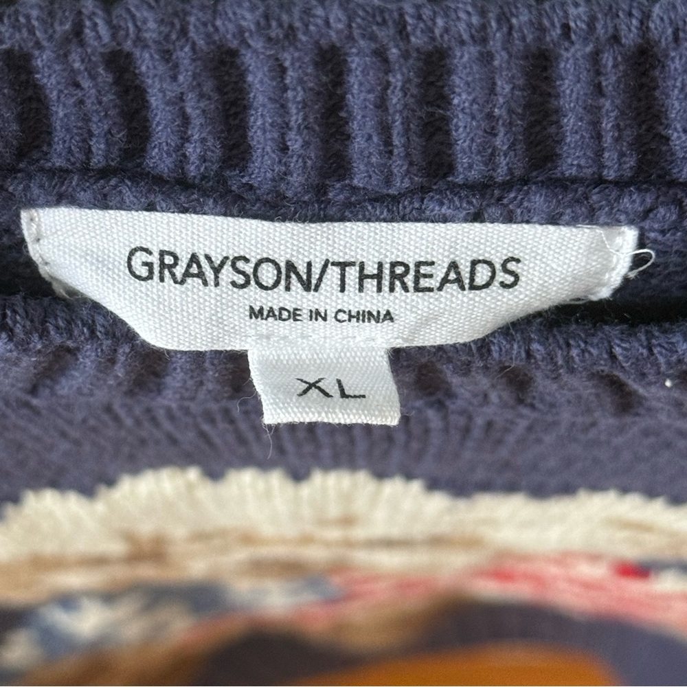 Navy Bear Graphic Cropped Sweater - Picture 4 of 4